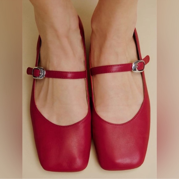 Elegant Red Mary Jane Flats - Picture 1 of 6